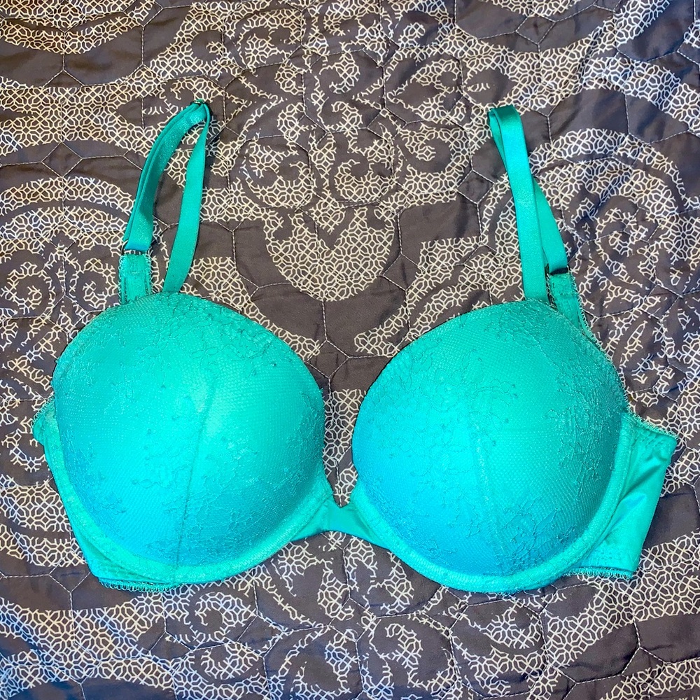 Victoria’s Secret very sexy push-up bra 32DD